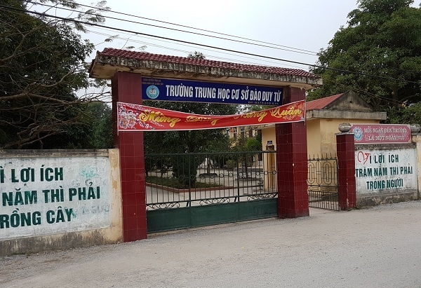 Hai nam sinh tu vong khi tam ho nuoc canh truong hinh anh