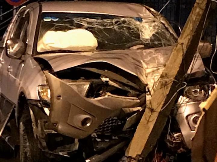 Oto ban tai tong chet nguoi di xe may giua dem hinh anh