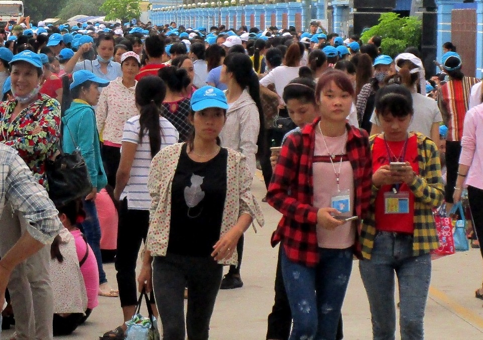 Khong duoc de xe trong cong ty, 8.000 cong nhan dinh cong hinh anh