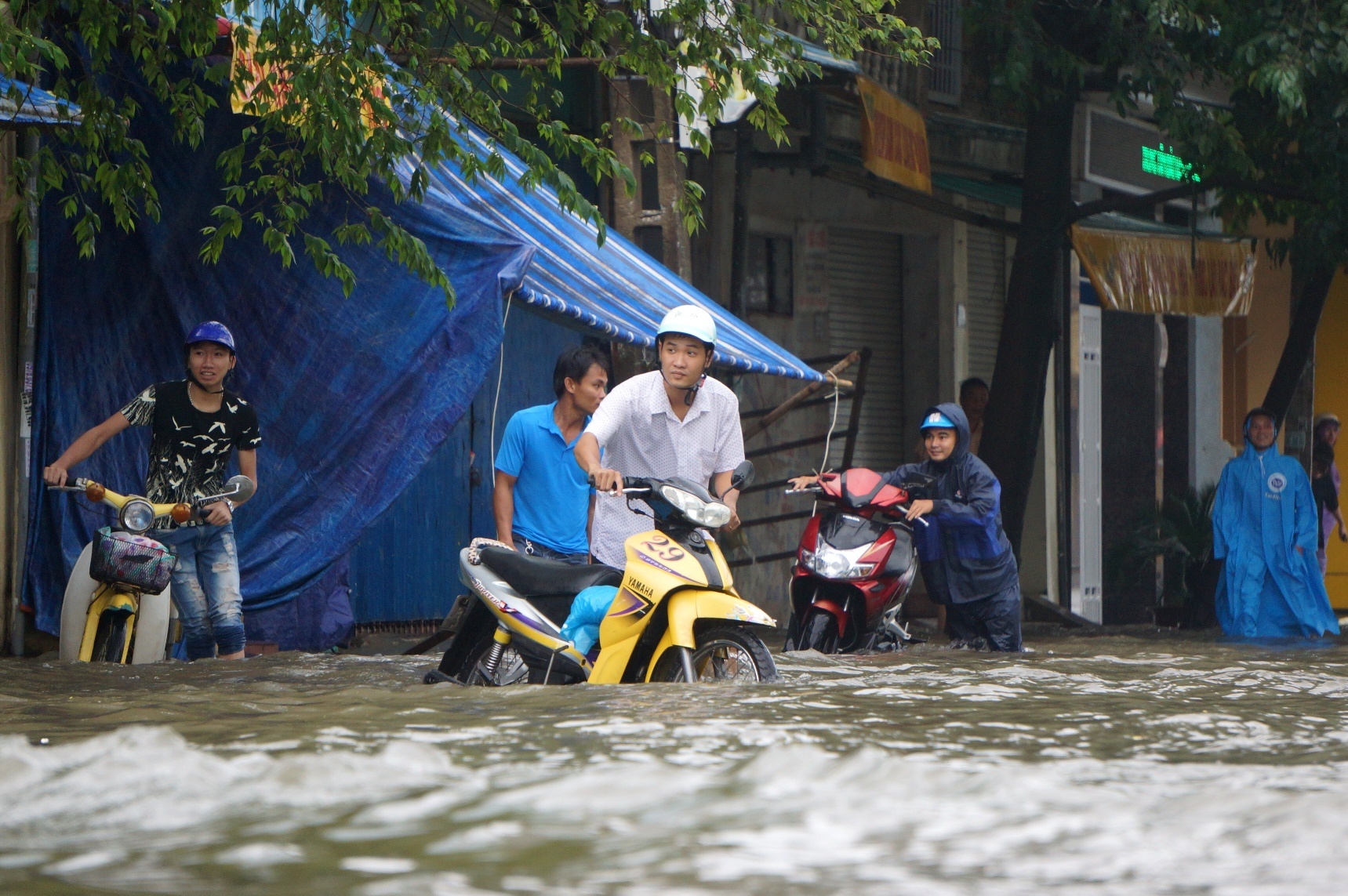 pho Thanh Hoa,  Nghe An ngap anh 4