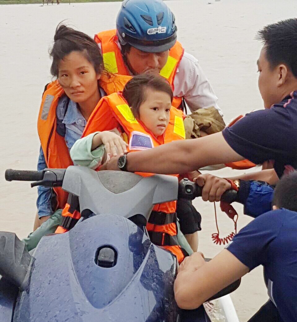 canh sat giup dan anh 3