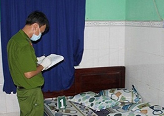 Ba bau cung con gai 20 thang tuoi uong thuoc diet chuot tu tu hinh anh