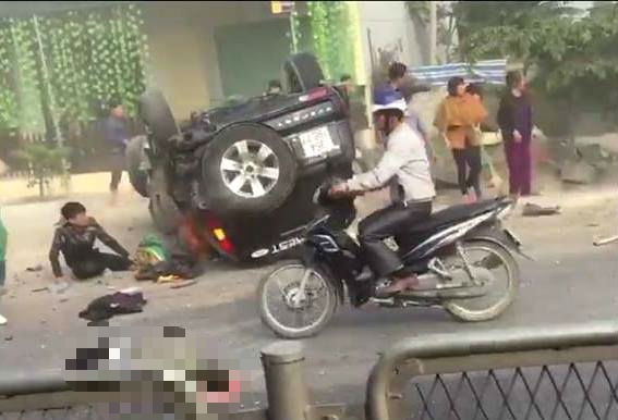 Oto Ford Everest tong 2 xe may, hai nguoi tu vong hinh anh