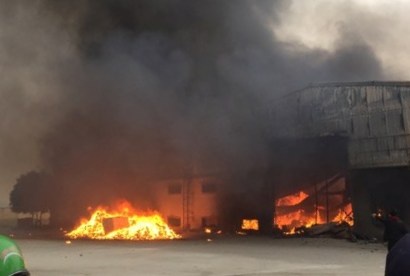 Cong ty banh keo chay lon, 3 nguoi mac ket hinh anh