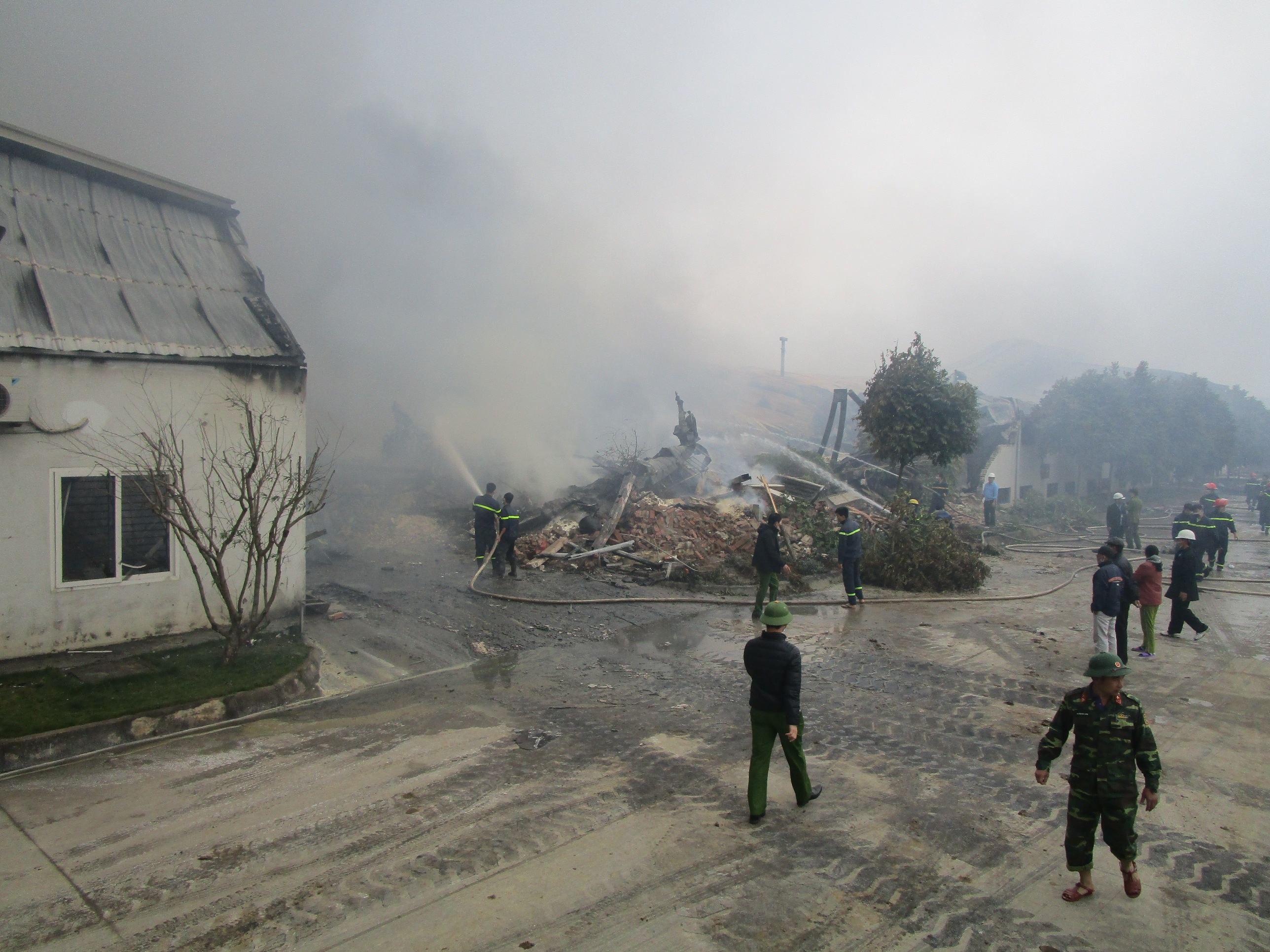 chay tai nha may keo Trang An anh 2