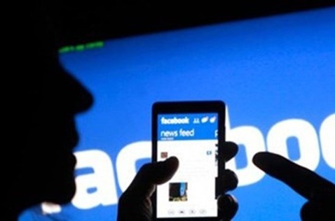 Dung Facebook lang ma canh sat, 6 nguoi bi xu phat hinh anh