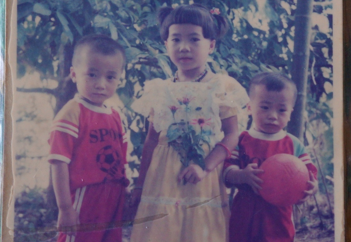 Nguoi cha ke ve tuoi tho me da bong cua hai anh em thu mon Tien Dung hinh anh