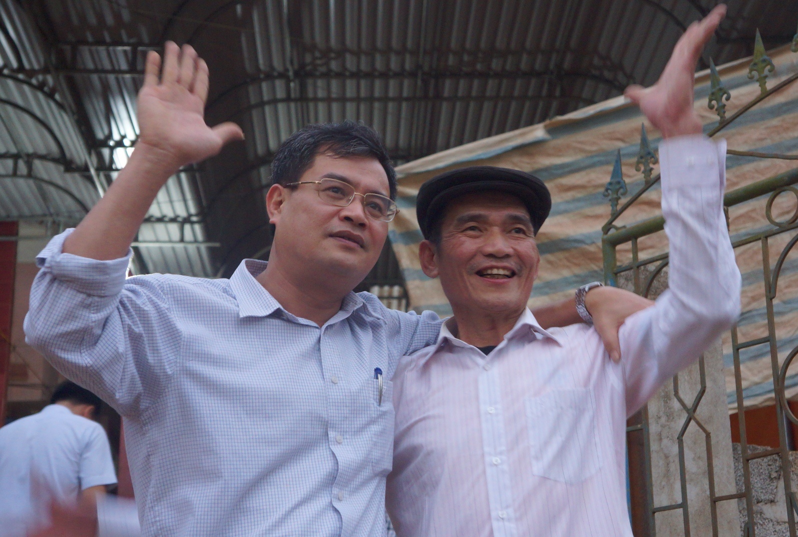 Cha thu mon Bui Tien Dung: 'Toi sung suong qua' hinh anh