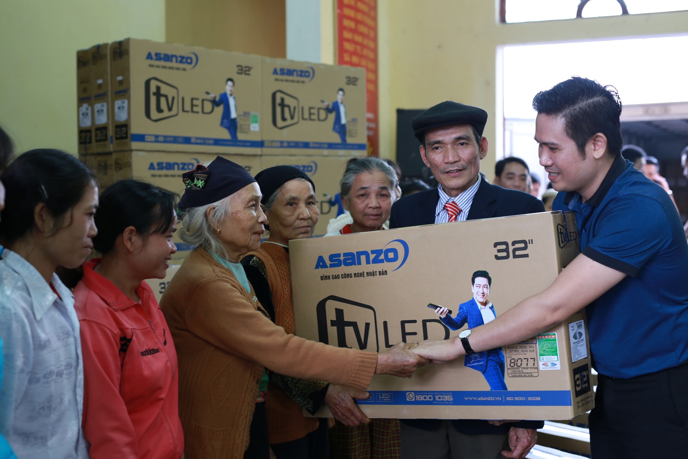 dan que thu mon Tien Dung duoc tang TV anh 4