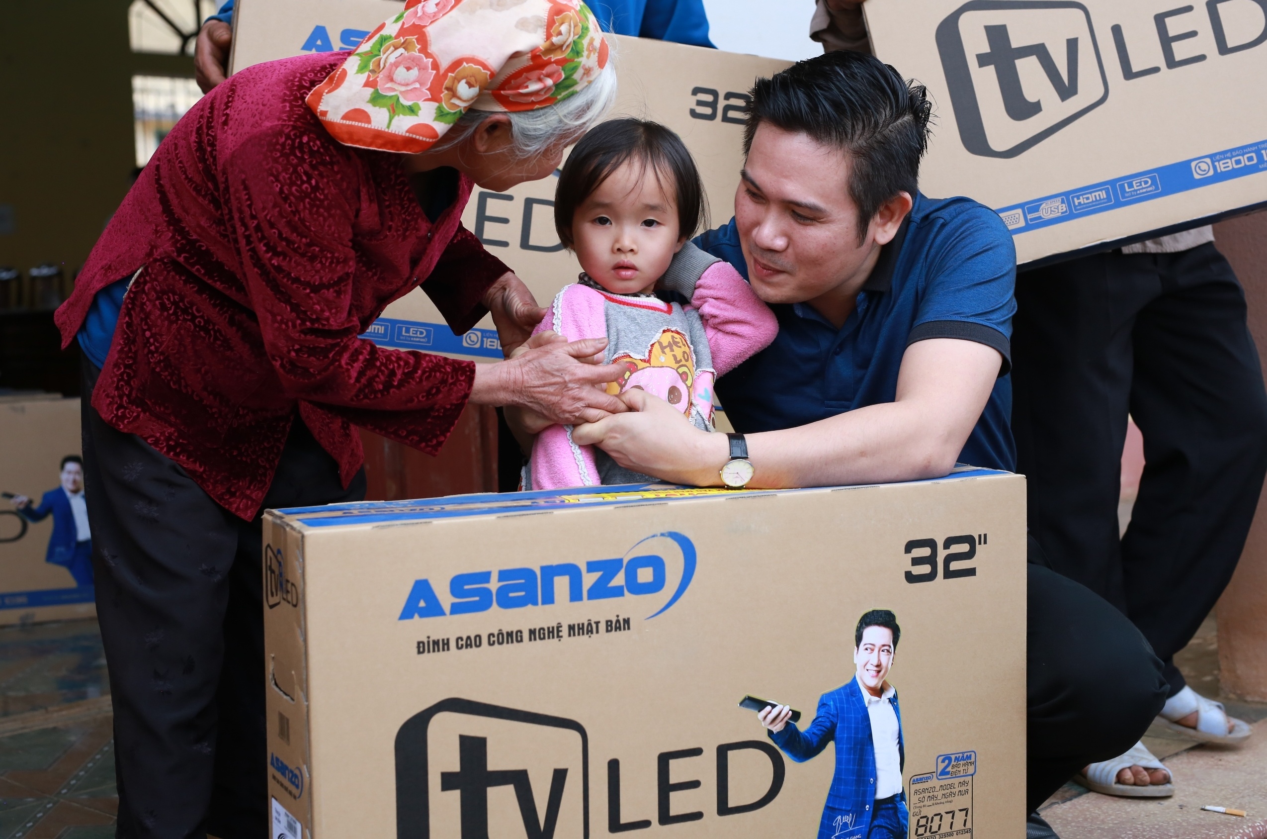 dan que thu mon Tien Dung duoc tang TV anh 5