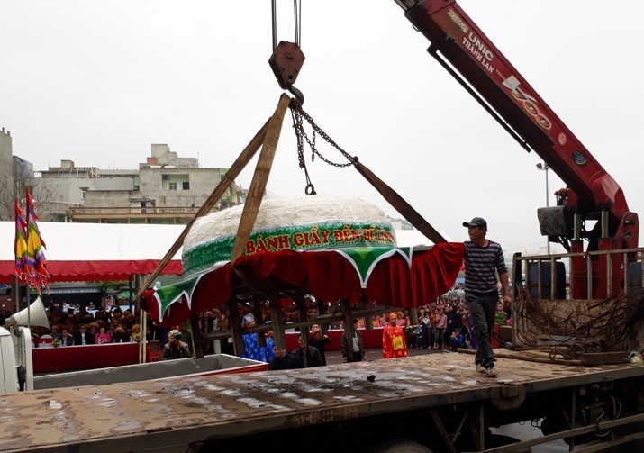 Thanh Hóa nói về việc làm bánh giầy kỷ lục ảnh 2 Thanh Hoa noi ve viec lam banh giay ky luc anh 2