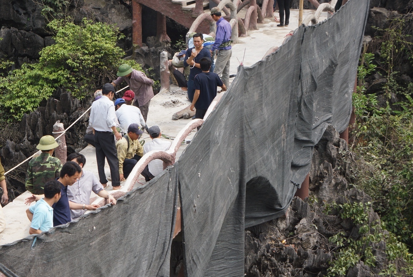 Canh pha do cong trinh cau xuyen loi di san Trang An hinh anh