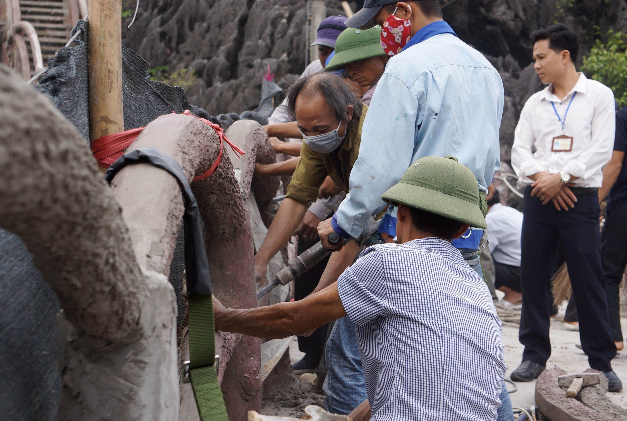 bat dau thao do cau Trang An anh 2