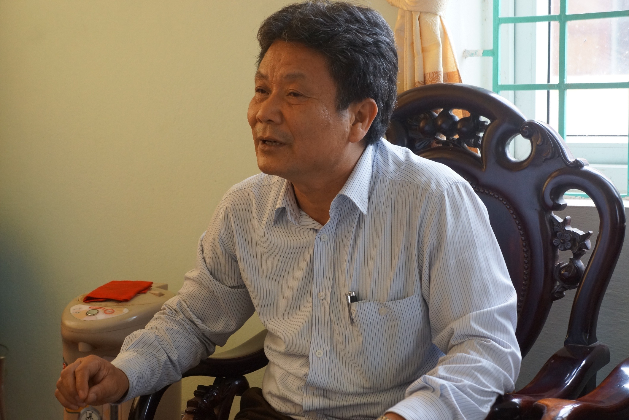 Pho chu tich xa: 'Thu phi trau bo la sai, phai tra lai tien cho dan' hinh anh