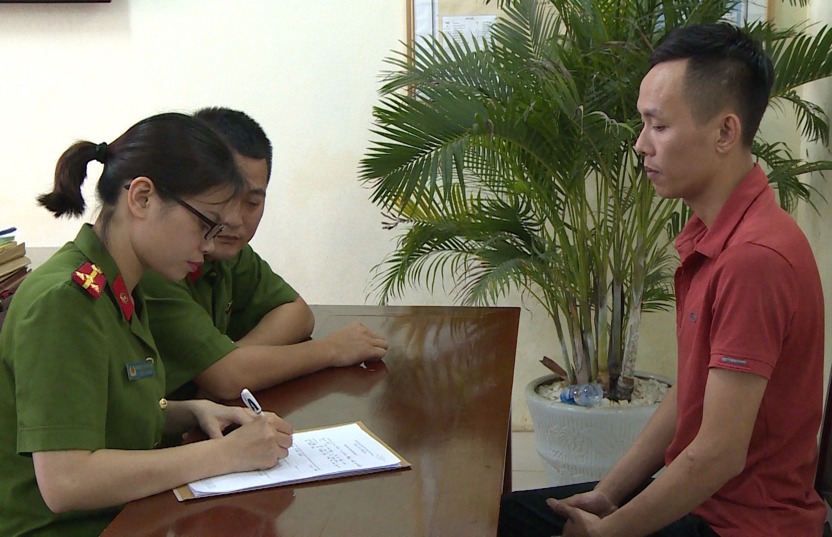 Duong day danh bac tren 100 ty dong su dung cong nghe cao bi pha hinh anh