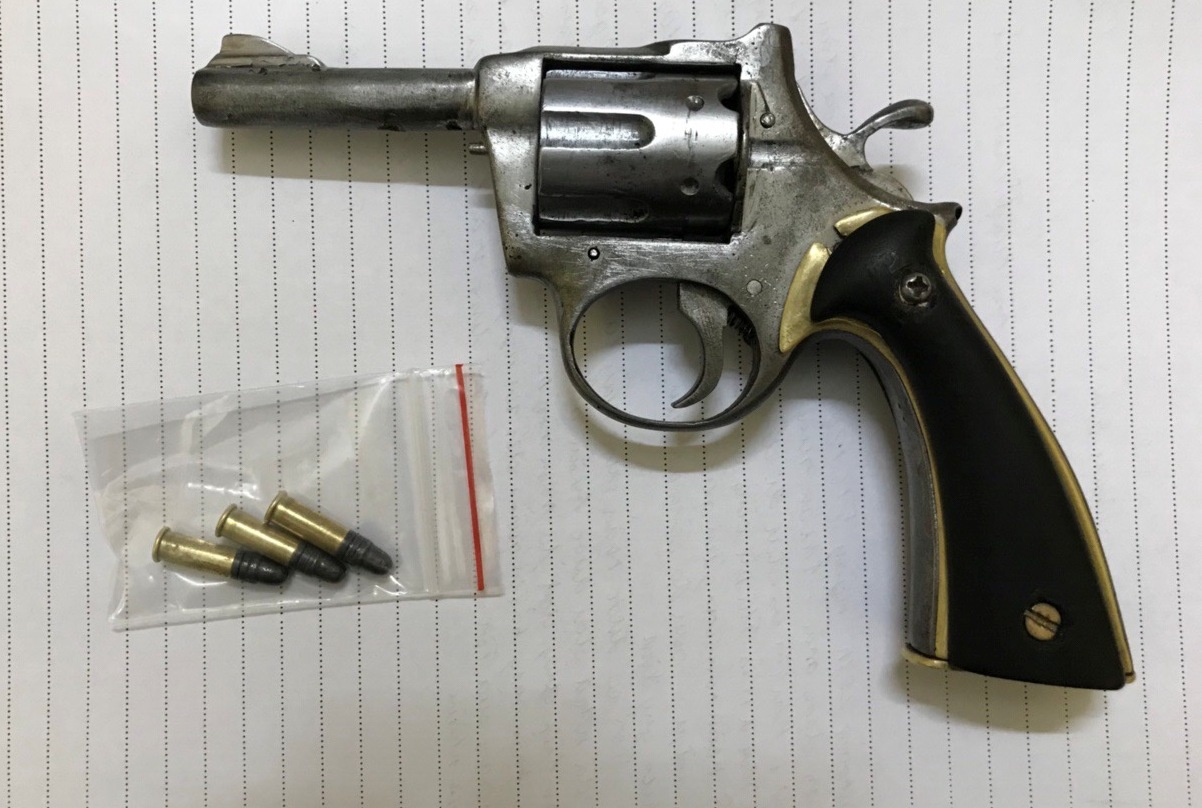 Mau thuan vi no nan, nhom con do no 5 phat sung hinh anh