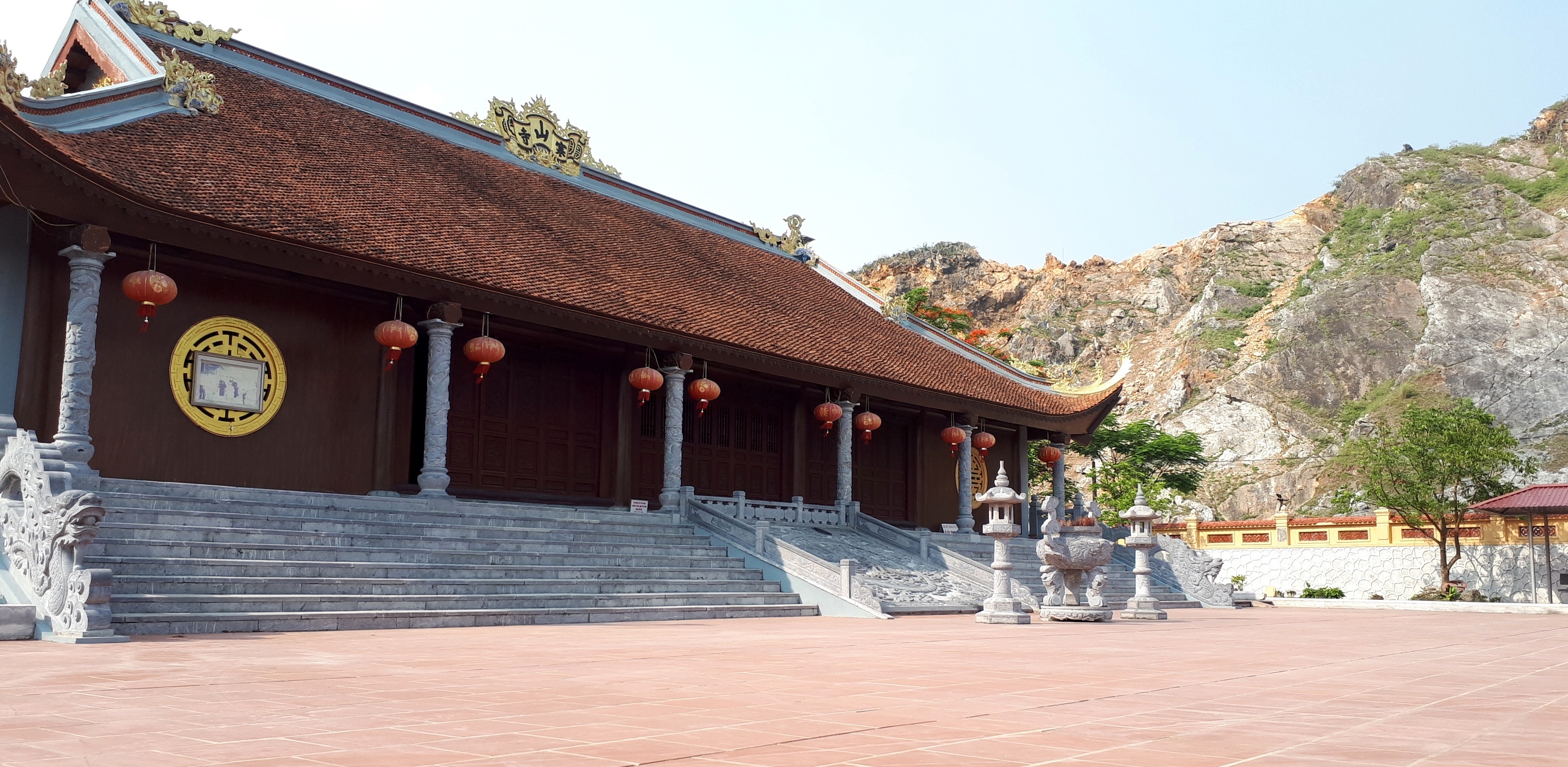 dung mo da de doa chua Han Son anh 1