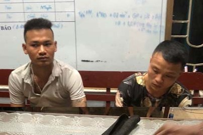 9X mang theo sung da len dan, nghi di doi no hinh anh