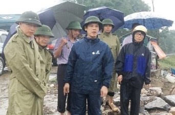 Khong hoan hop de chong bao so 3, chu tich huyen bi phe binh hinh anh