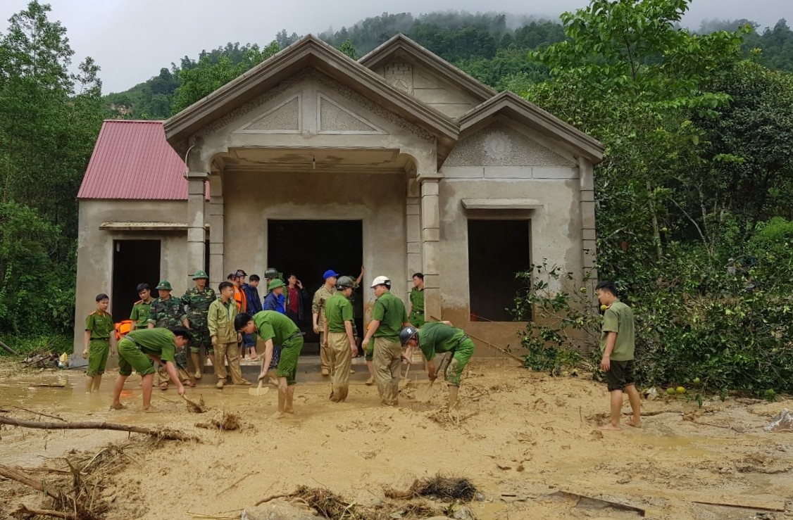 canh tan hoang noi lu quet anh 11
