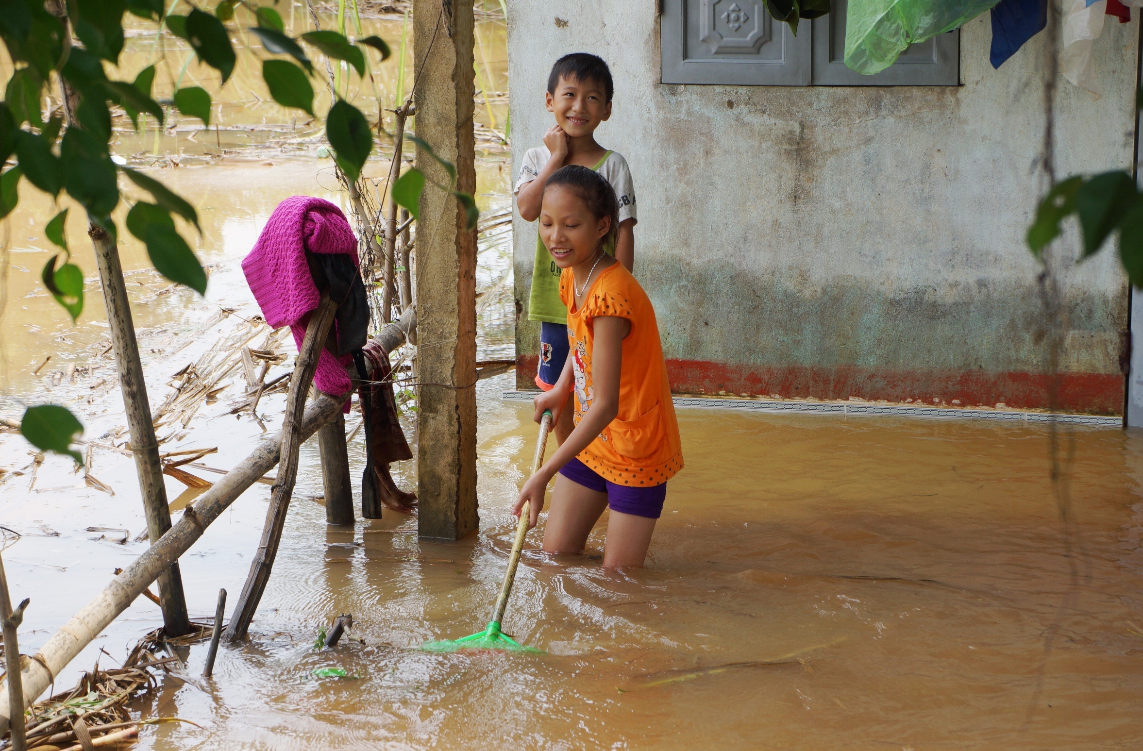 di chuyen ban tho ngay lu anh 10
