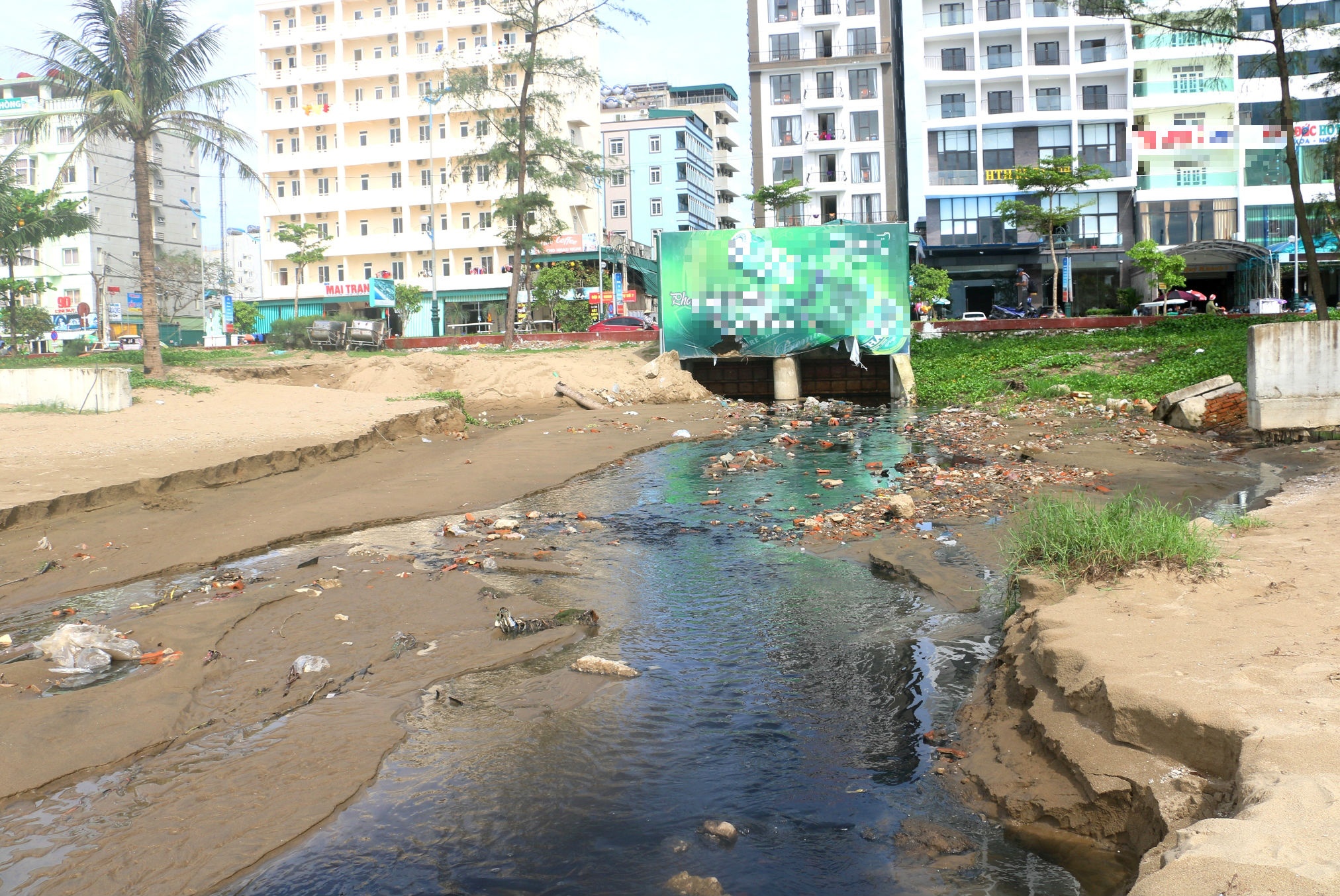 Du an 190 ty cham trien khai, cong nuoc thai lai ro ri ra bien Sam Son hinh anh