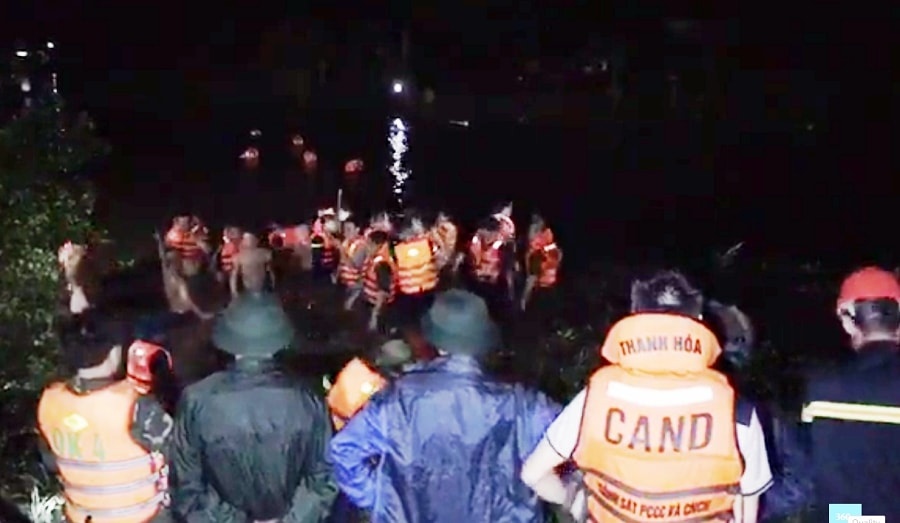 Exciter kep 4 lao xuong song, 2 thanh nien tu vong hinh anh