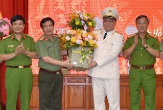 Cong an Thanh Hoa co giam doc moi hinh anh