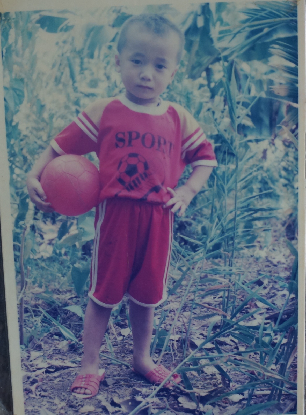 cau be bat bong buoi anh 1