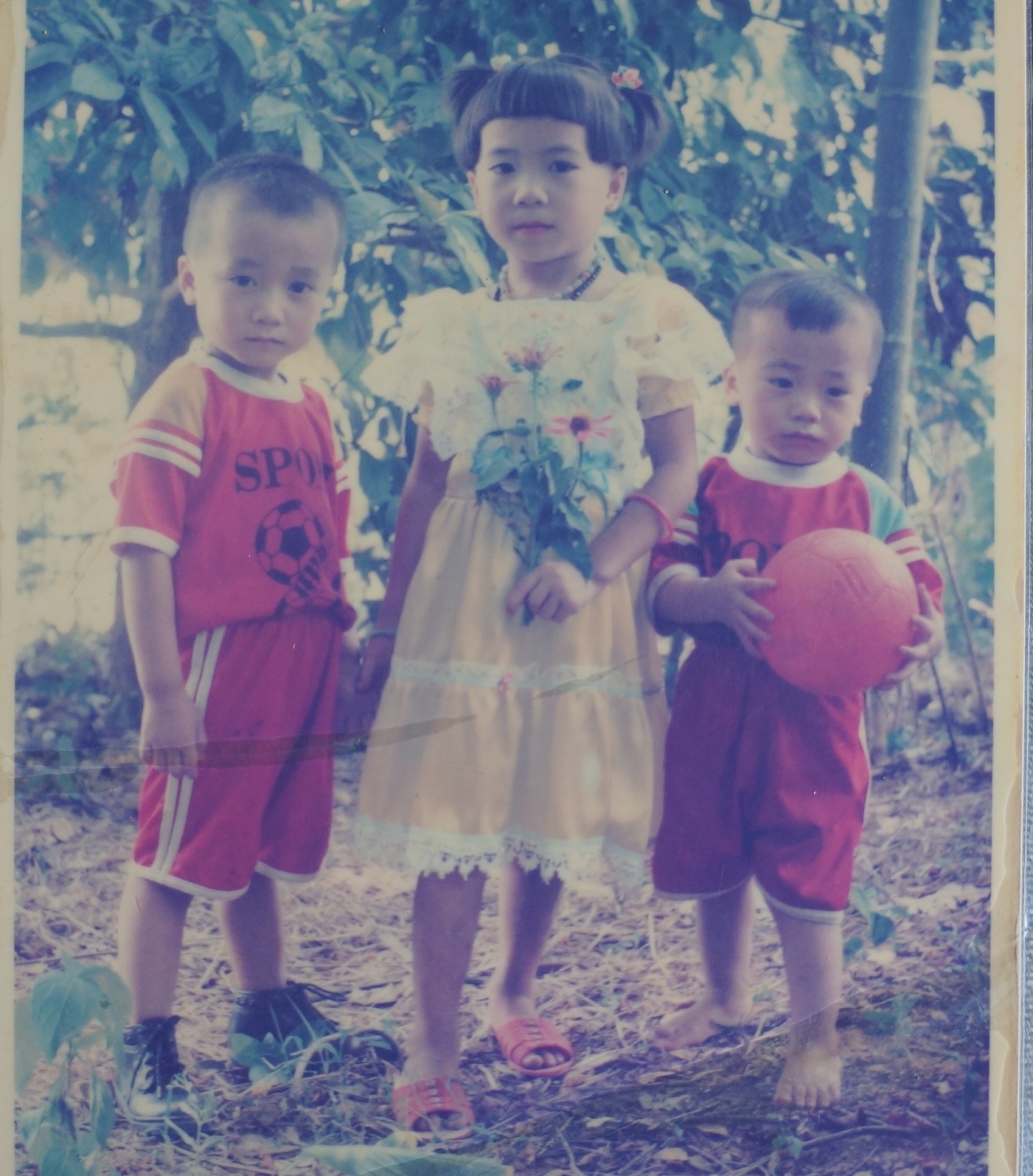 cau be bat bong buoi anh 2