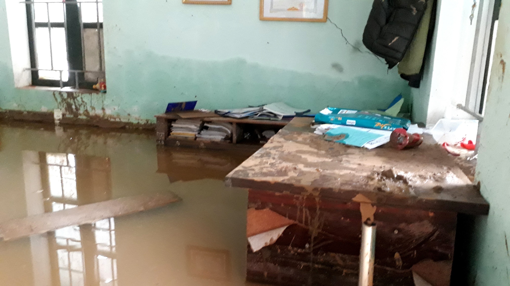 truong ngap bun truoc khai giang anh 6