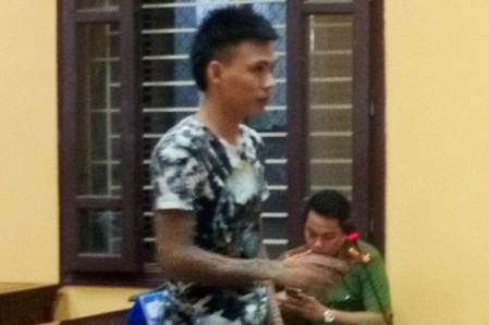 Dung xeng dap dau dong nghiep, tho ho 9X linh 12 nam tu hinh anh