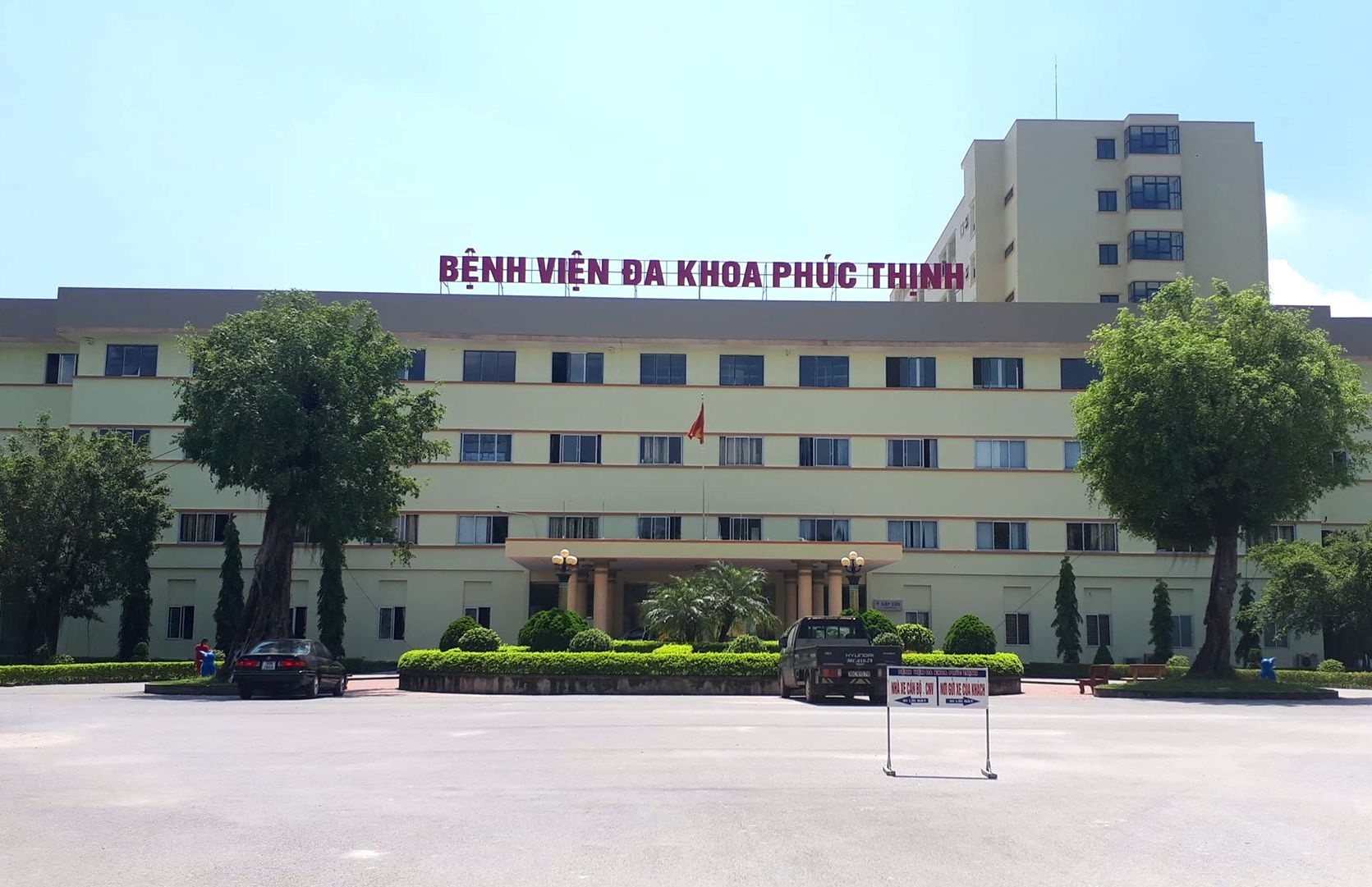 Dinh chi nhiem vu truong khoa voi bac si mo khoi u nhung con nguyen hinh anh