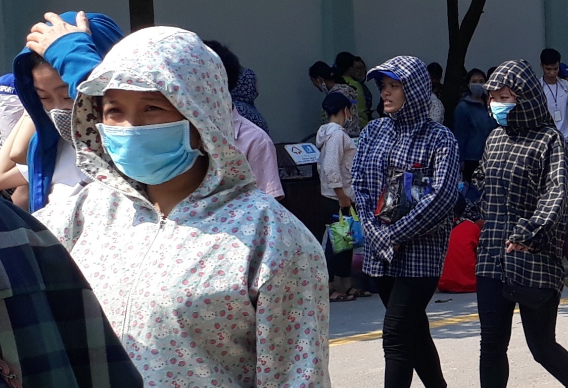 Cong ty hua tang luong, 8.000 cong nhan di lam tro lai hinh anh