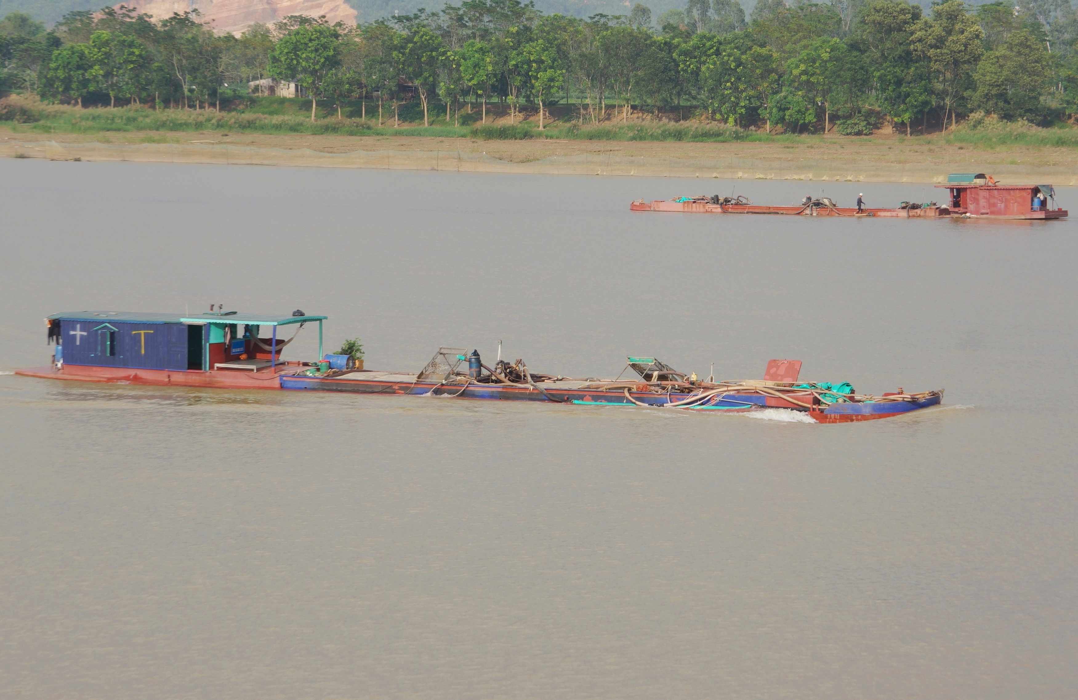 'Cat tac' long hanh tren song Ma hinh anh
