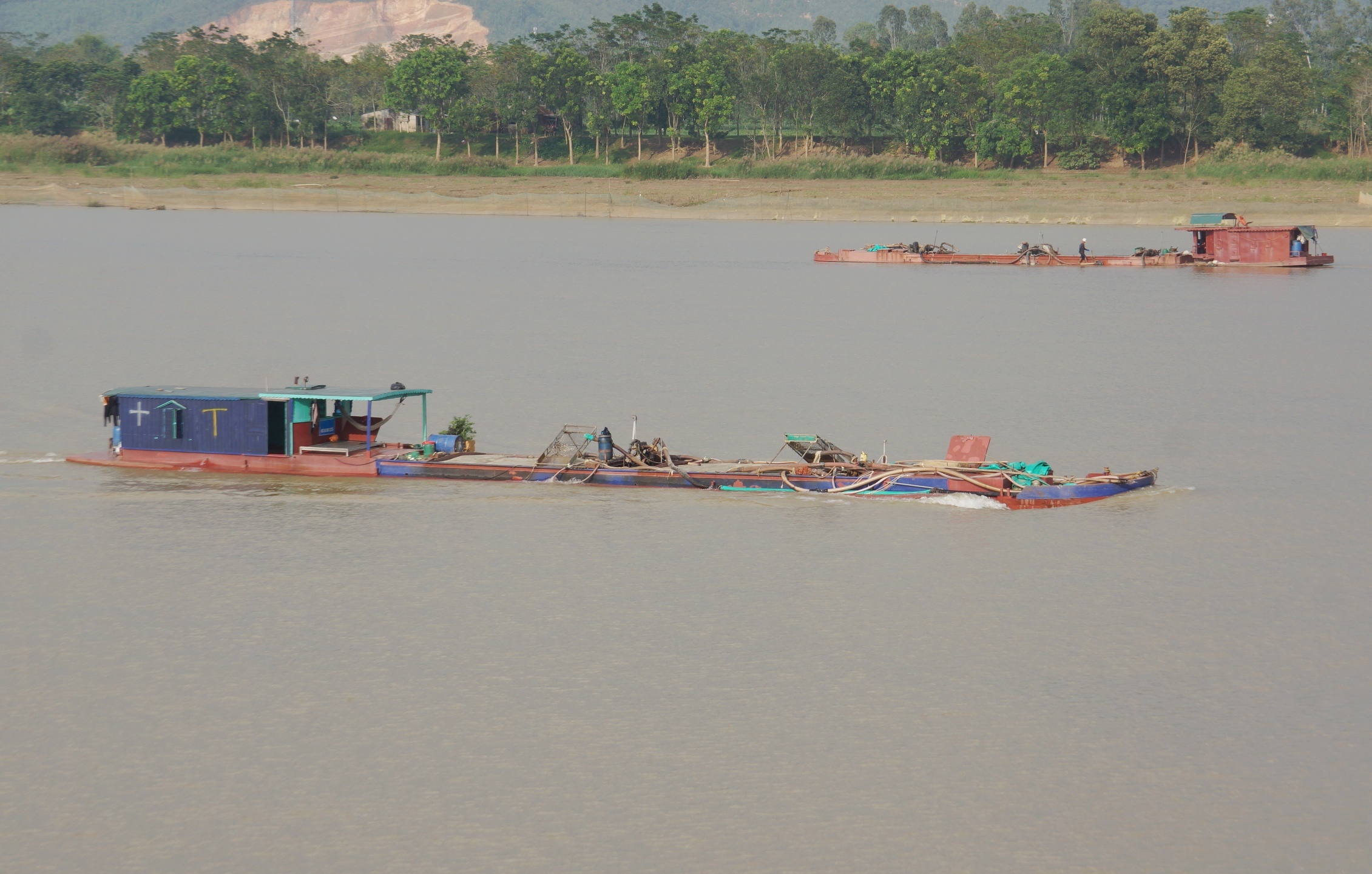 bat tau khai thac cat tren song Ma anh 2