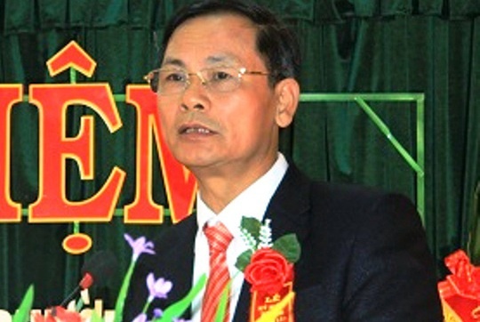 Bat nguyen chu tich va pho chu tich xa lam gia ho so hinh anh