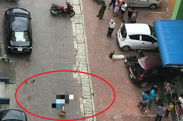 Roi tu chung cu cao tang, nguoi dan ong tu vong hinh anh