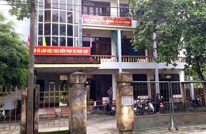 dinh chi giam doc du an anh 2