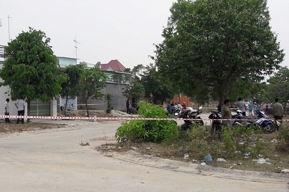 Chong duoi nuoc, vo tu vong voi vet cat o co hinh anh