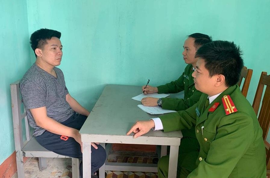 Bang tin dung den lon nhat ca nuoc bi loi ra anh sang nhu the nao? hinh anh