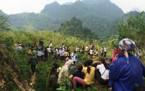 Chu tich hoi nong dan xa chet trong tu the treo co hinh anh