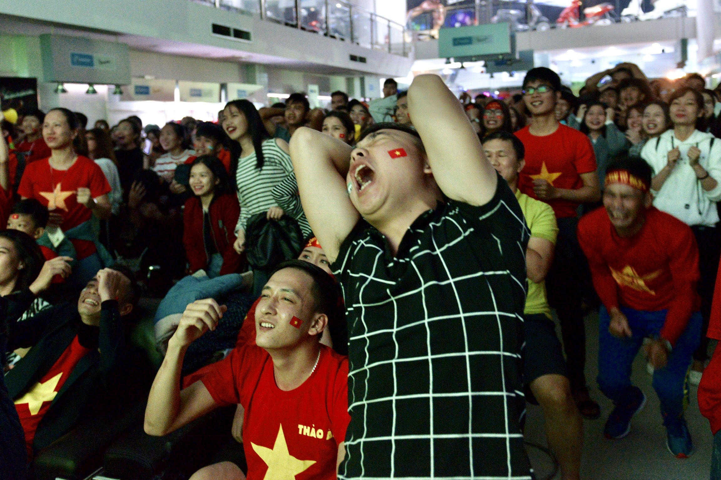 khong khi truoc chung ket anh 4