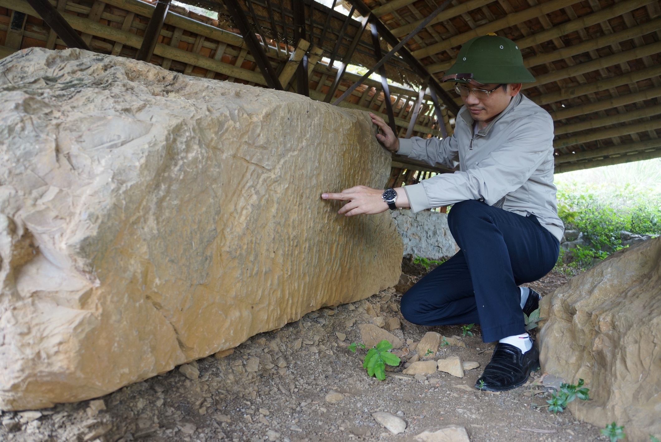 cong truong da co xay thanh nha Ho anh 5