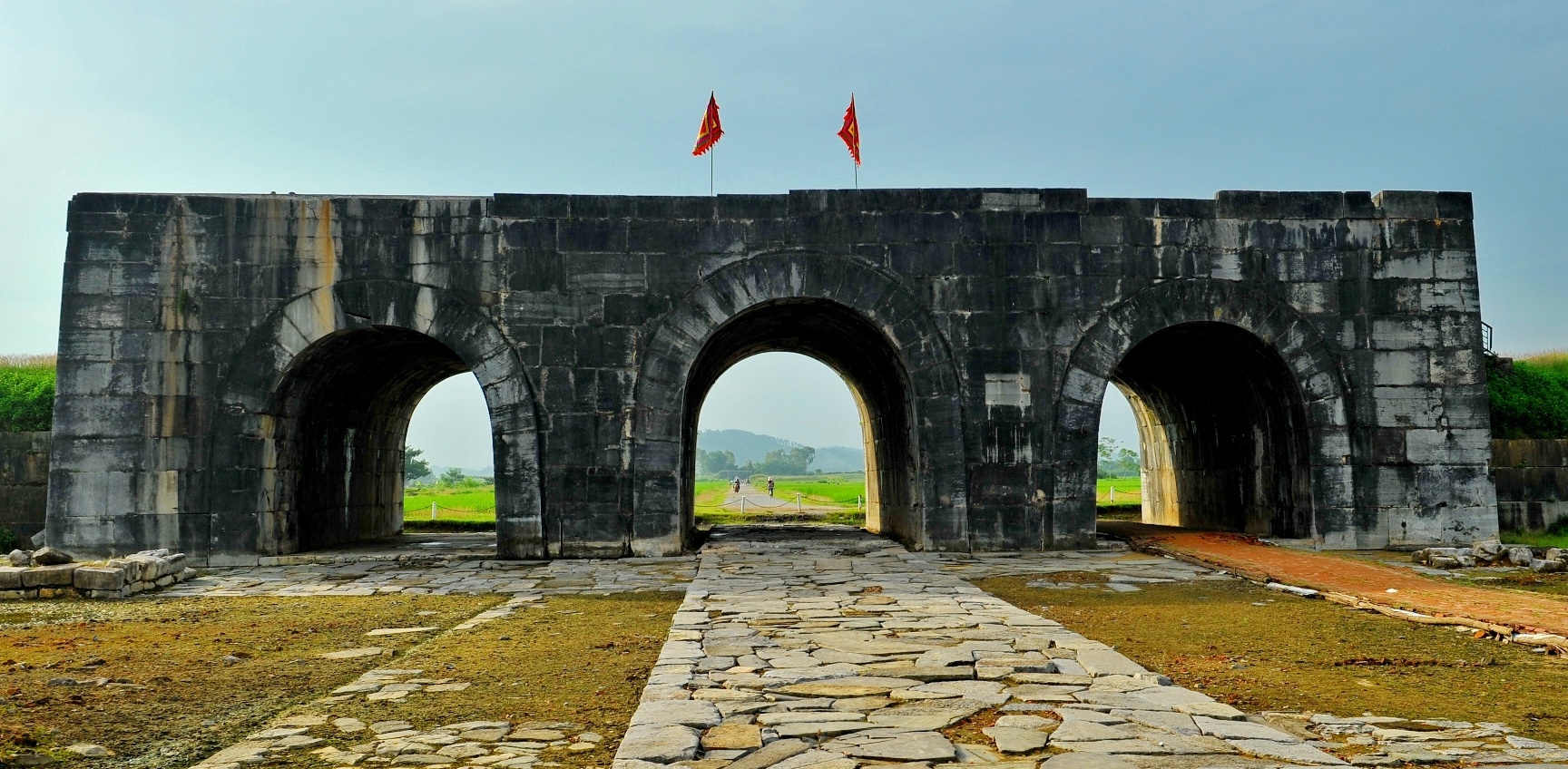 cong truong da co xay thanh nha Ho anh 2