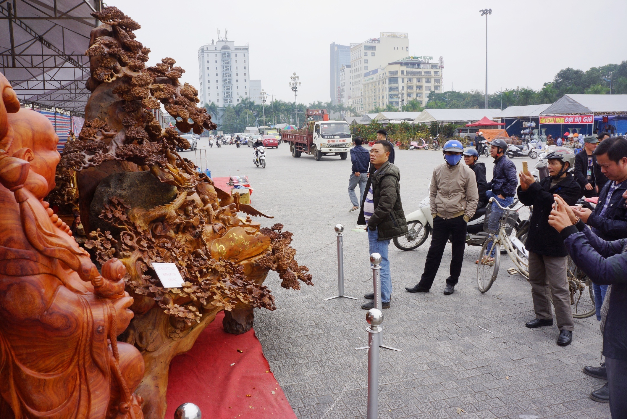 tuong phat gia tien ty o cho Tet anh 1