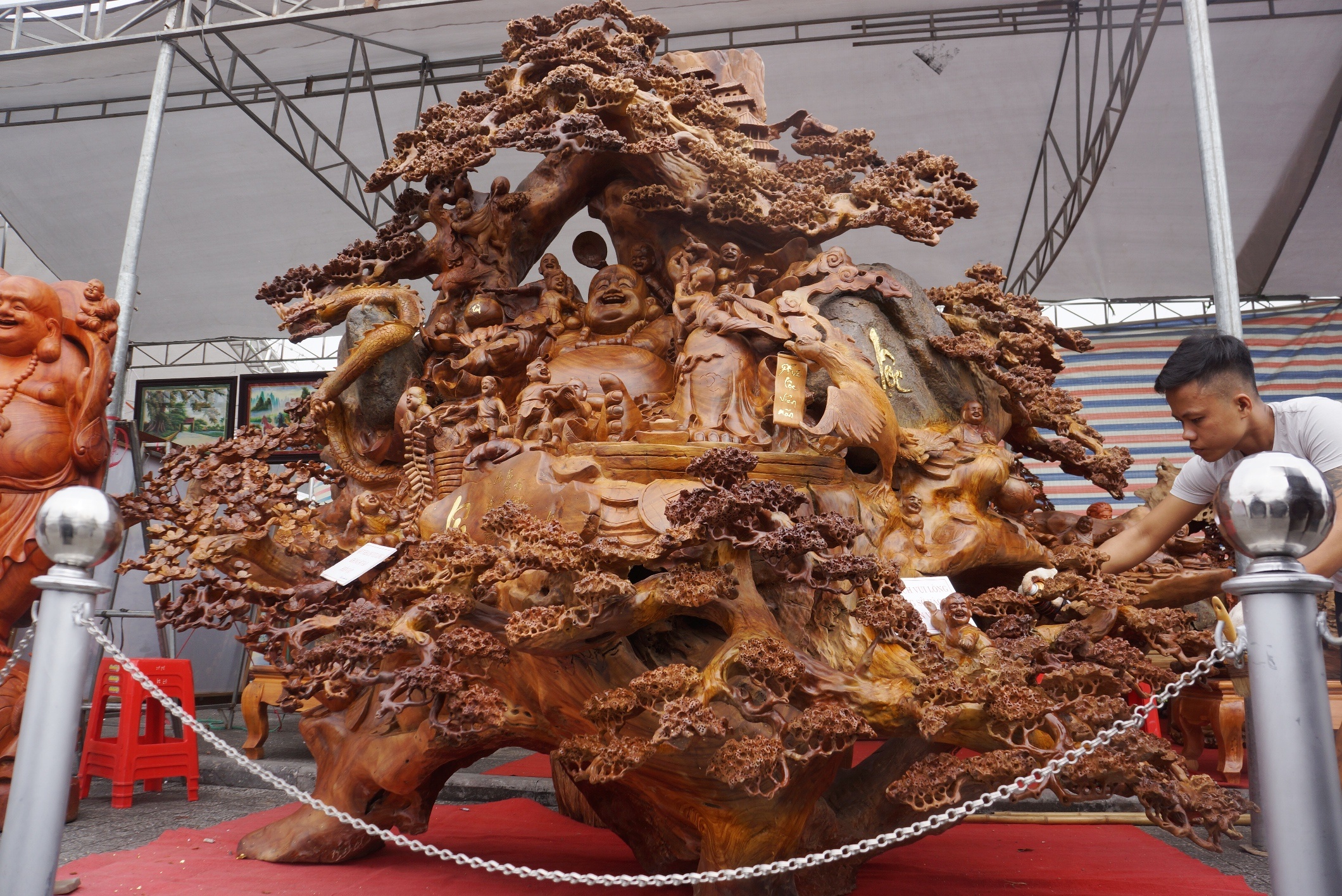 tuong phat gia tien ty o cho Tet anh 2