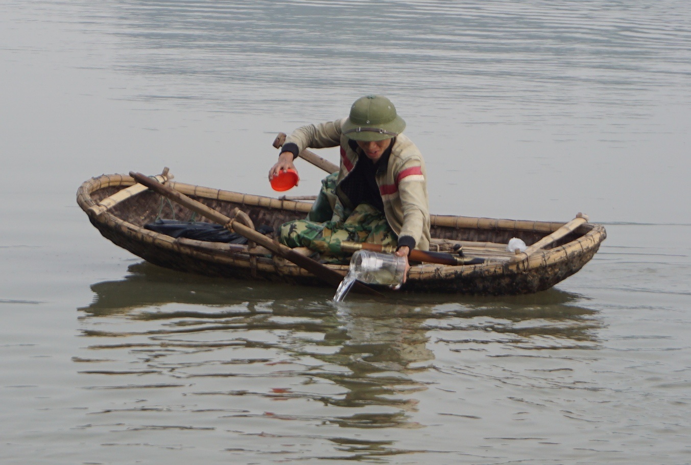 Dich vu phong sinh ca 10.000 dong tren song Ma hinh anh