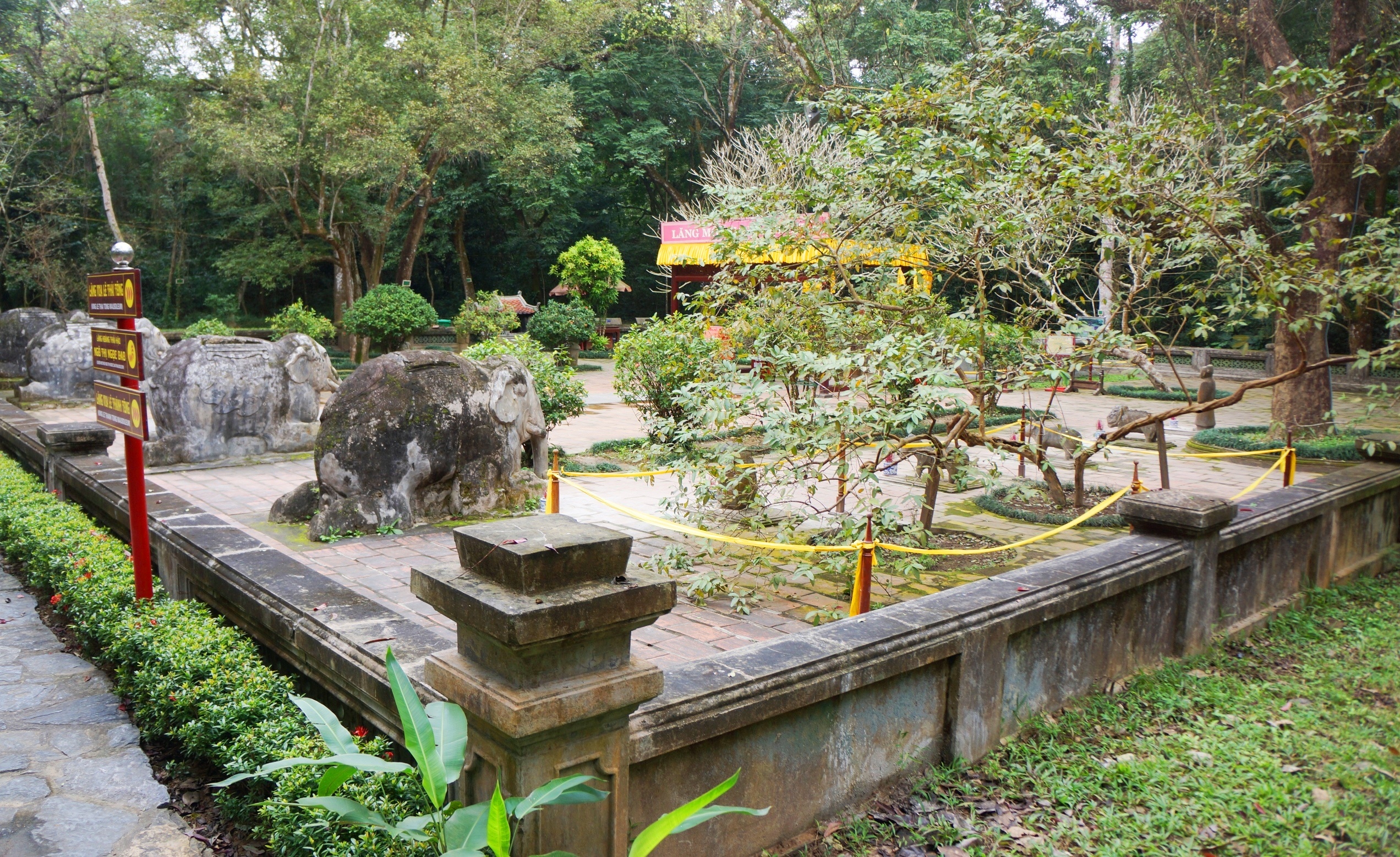 kien truc mo vua Le Loi anh 3