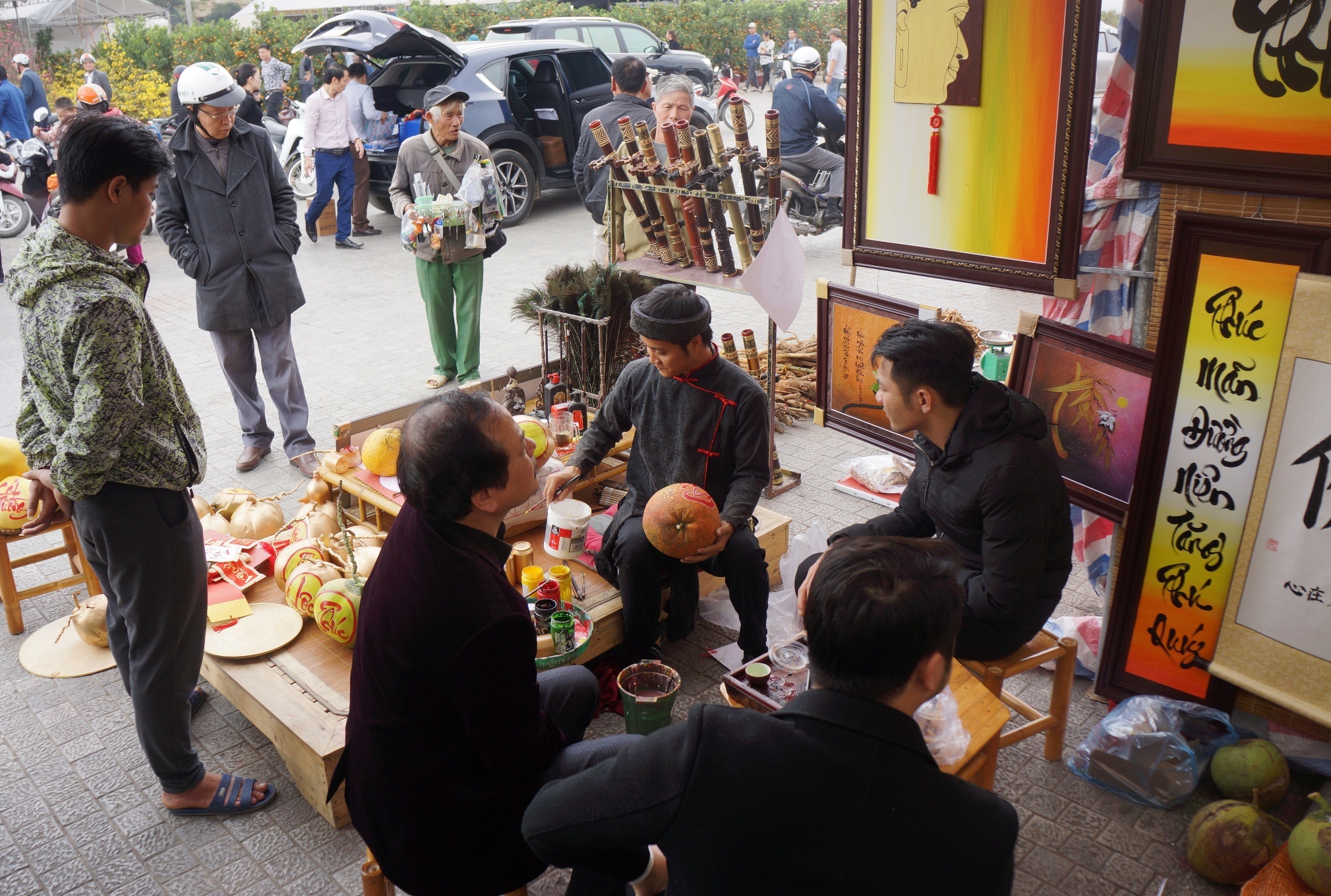 ong do viet chu tren trai cay anh 9